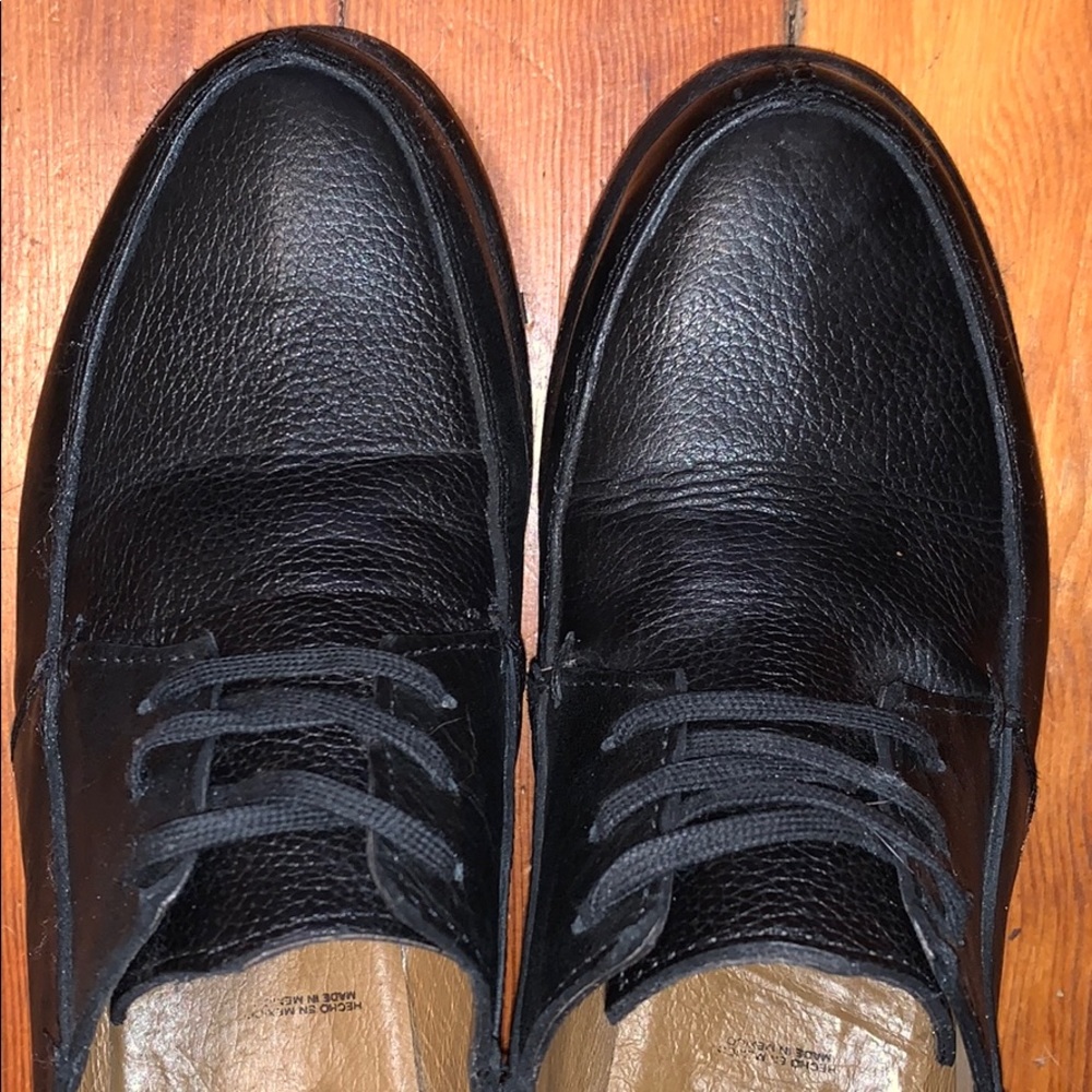 Sutro Footwear Leather Shoes - Picture 2 of 5